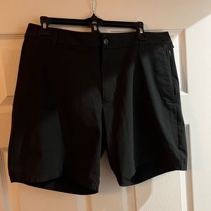 Lululemon 7in Shorts Size 32